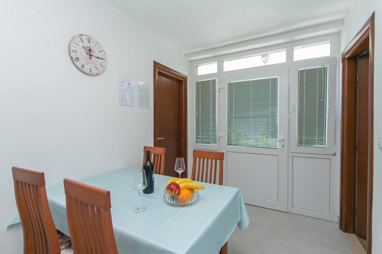 Apartments By The Sea Brela, Makarska - 20778 Dış mekan fotoğraf