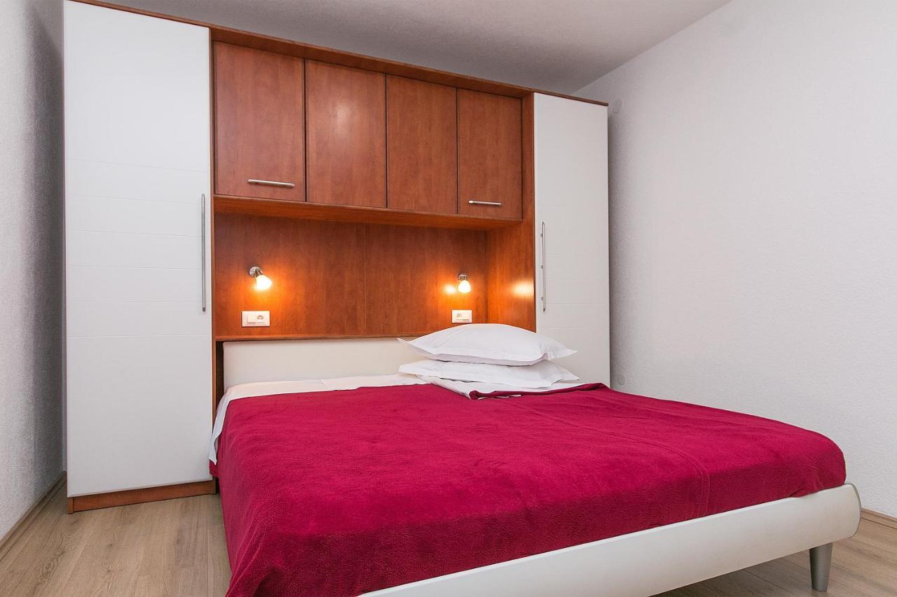 Apartments By The Sea Brela, Makarska - 20778 Dış mekan fotoğraf