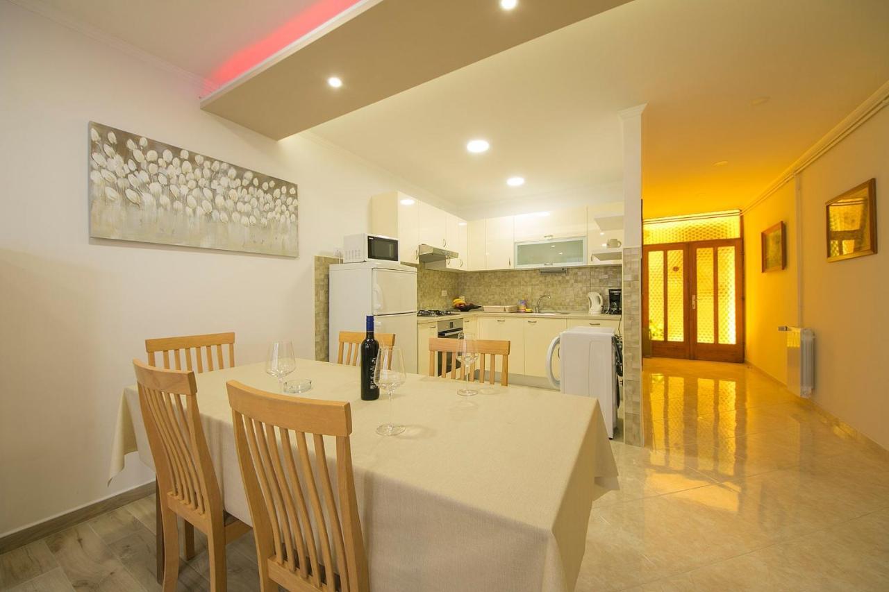 Apartments By The Sea Brela, Makarska - 20778 Dış mekan fotoğraf
